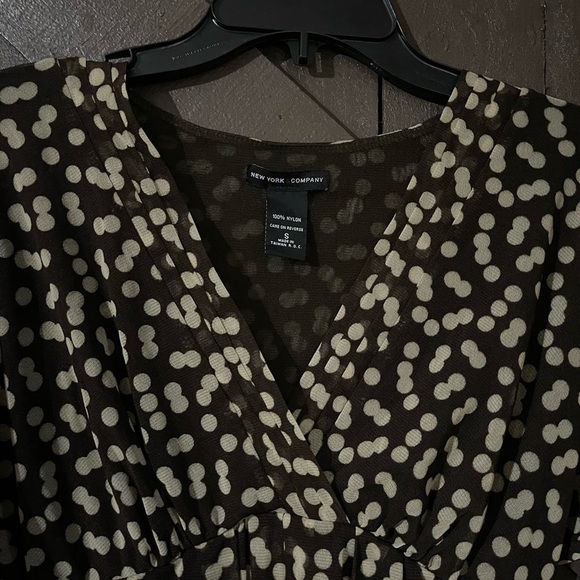 NEW YORK & COMPANY - blouse - Picture 2 of 6